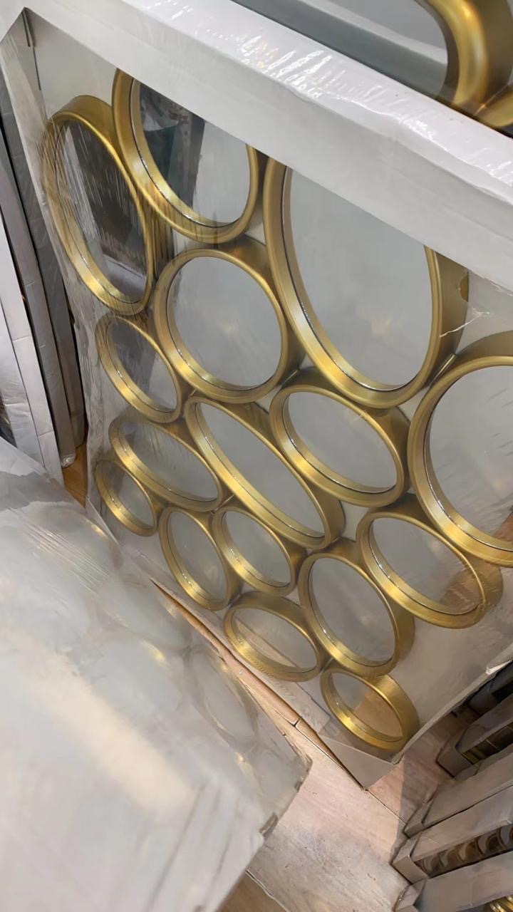 16 circles mirror