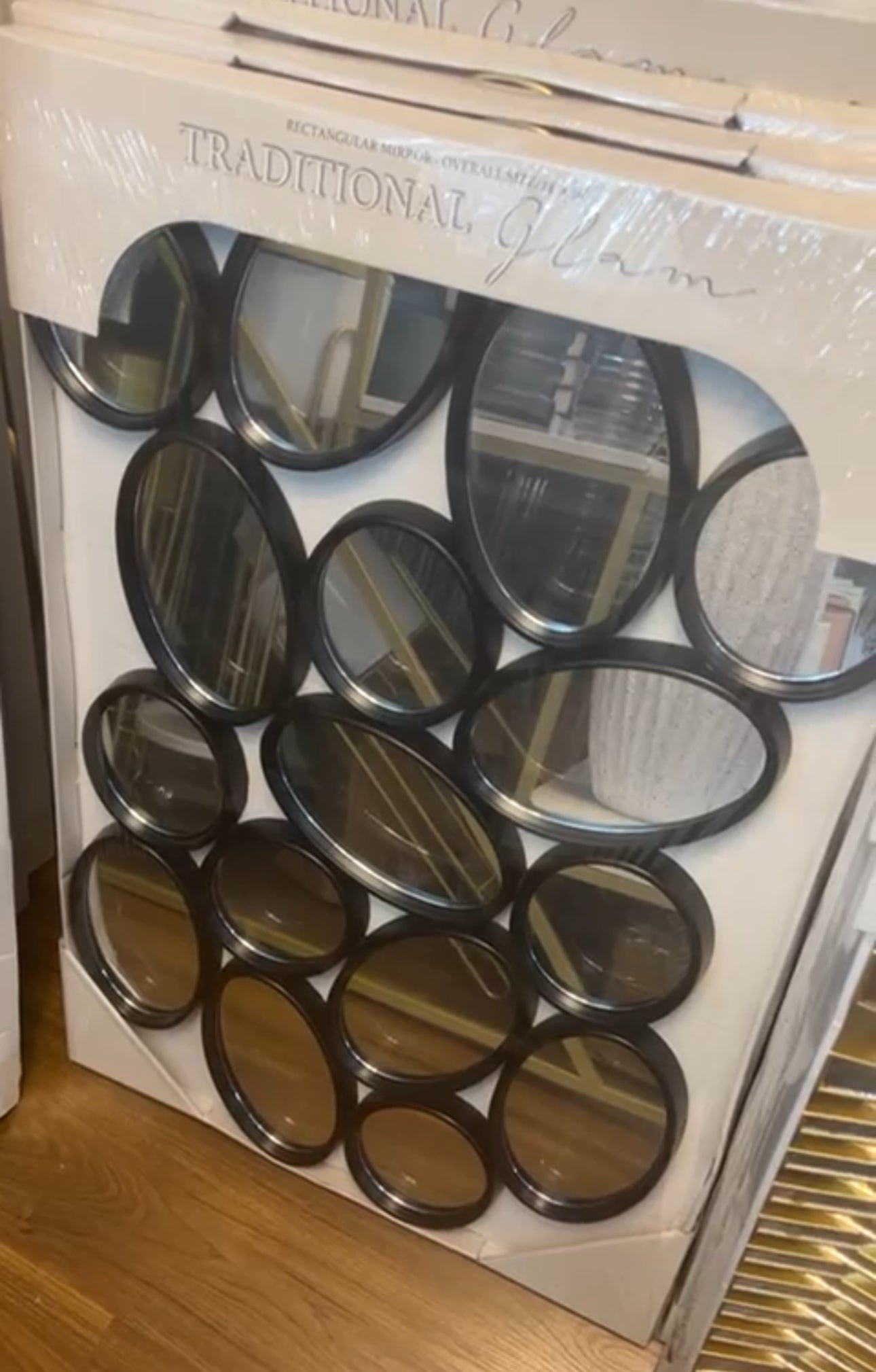 16 circles mirror