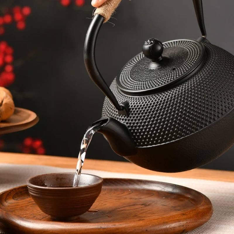 Bigger & better
1.8L original heavy duty cast iron tea pot with infuser