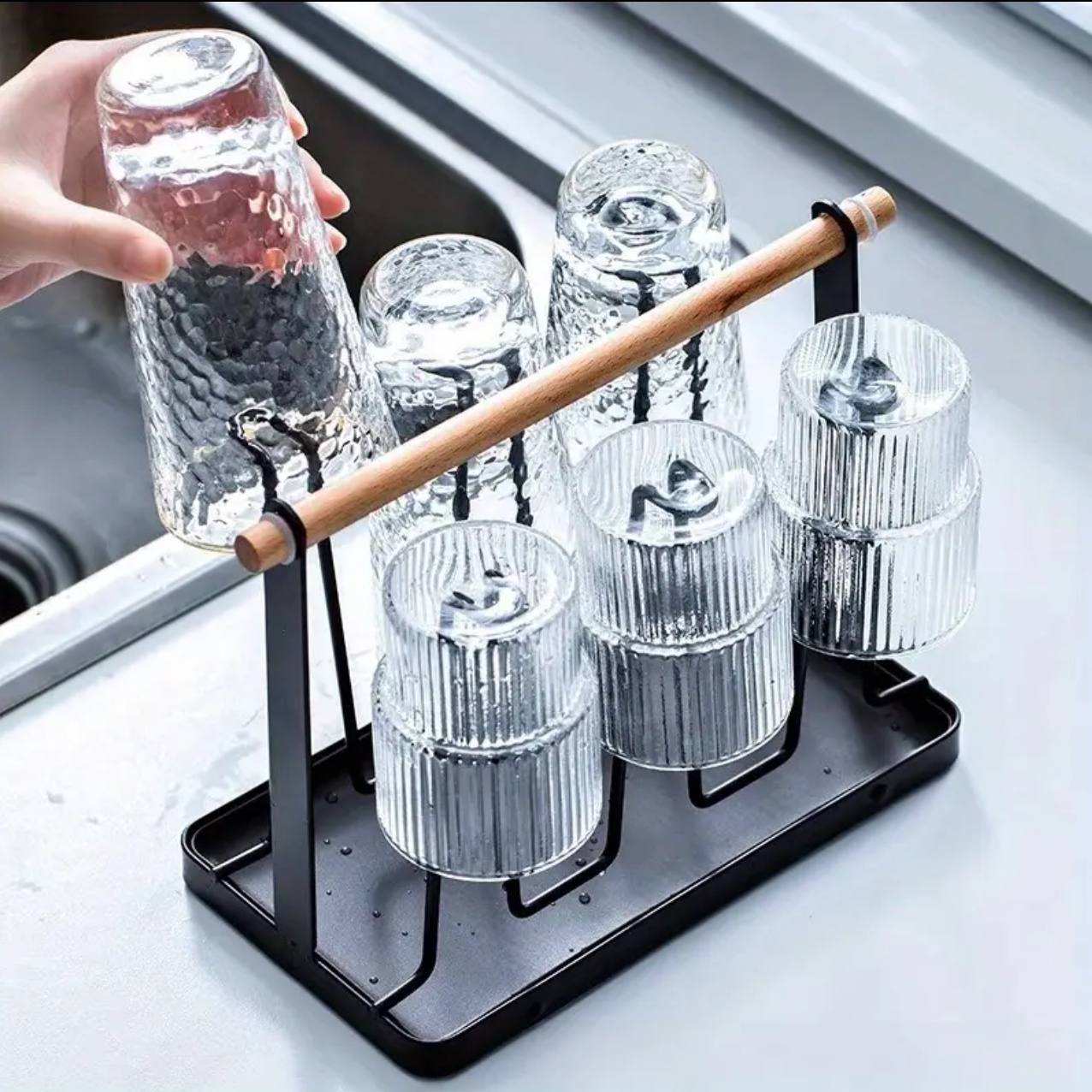 Metallic glass/cup holder