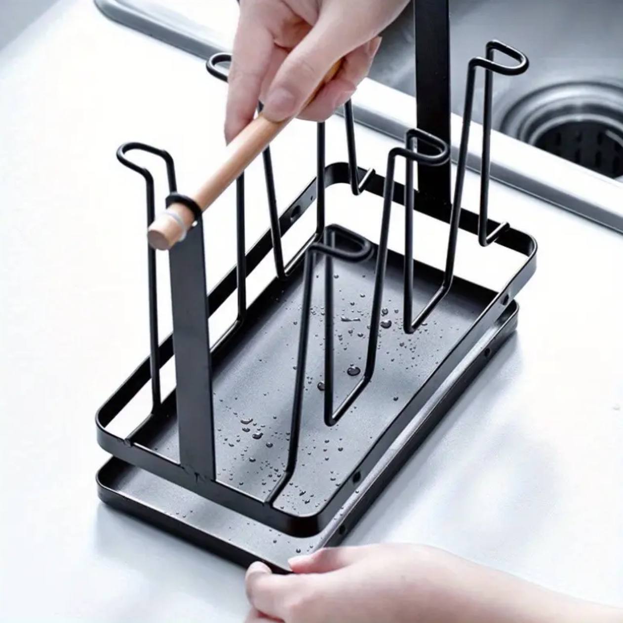 Metallic glass/cup holder