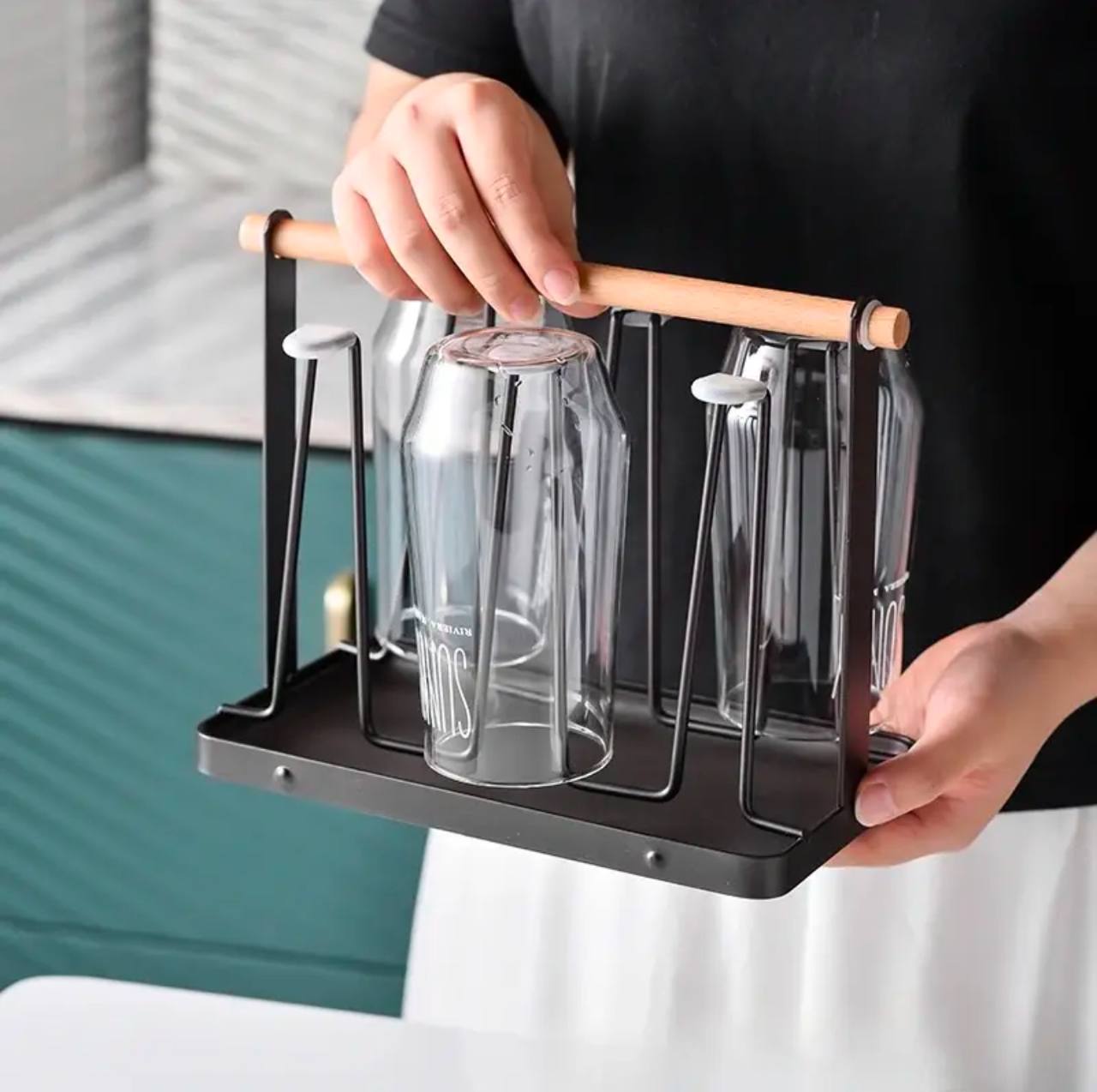 Metallic glass/cup holder