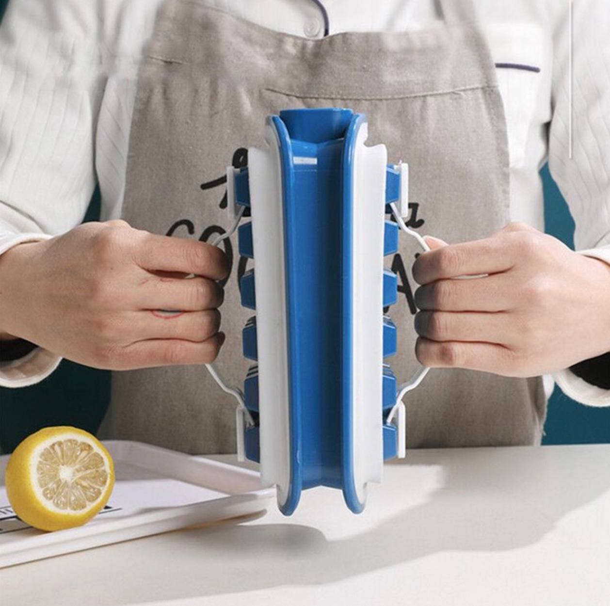 Portable leakable ice cube mold