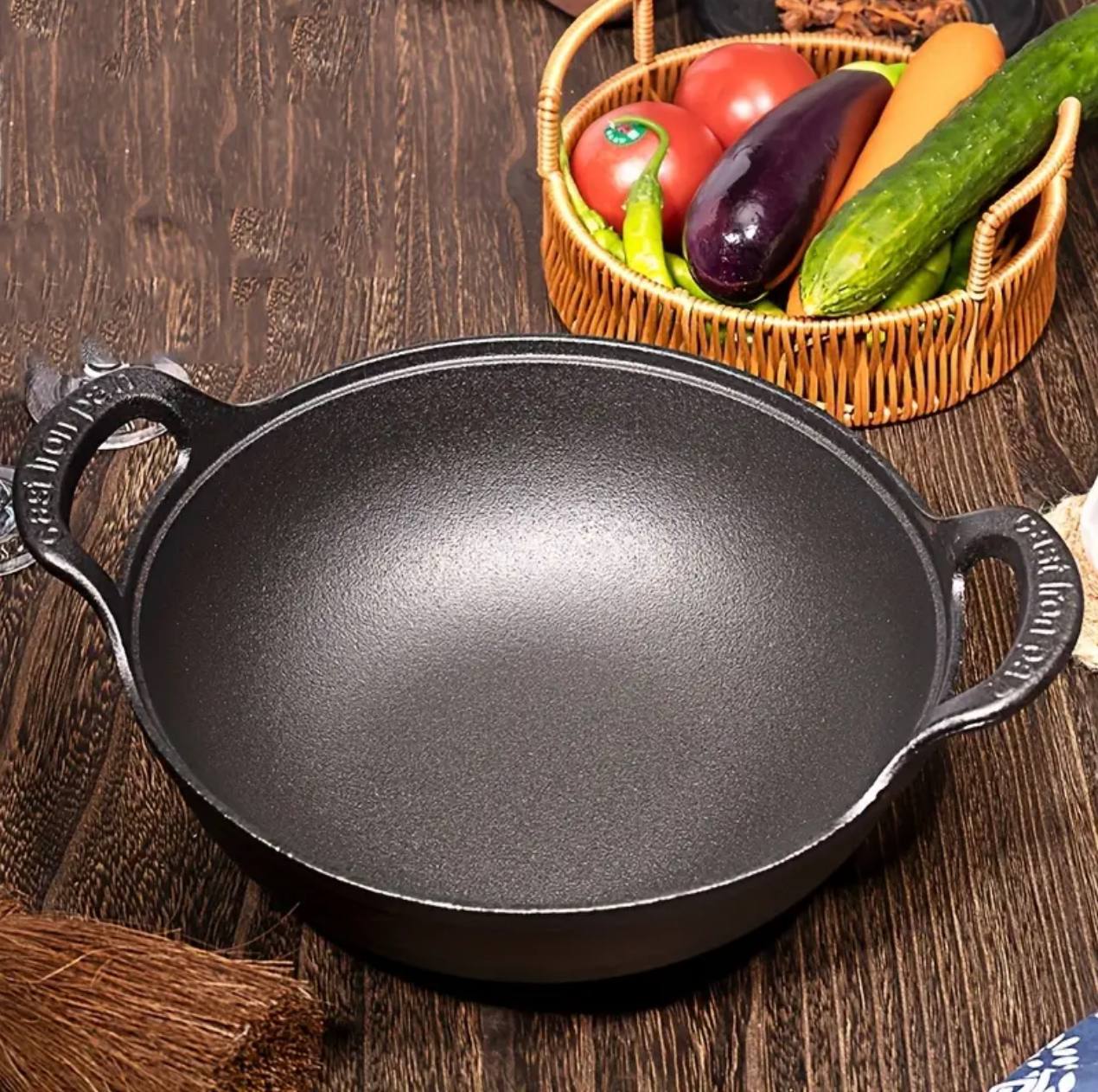 Pre-seasoned Pure Cast Iron Flat Bottom Wok with Wooden Lid
