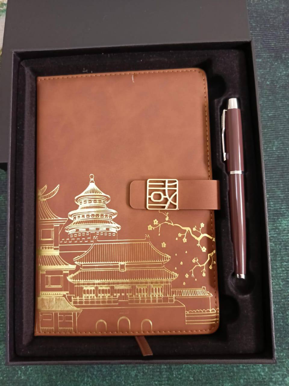 Make a Bold Statement with Executive Notebook Gift Sets