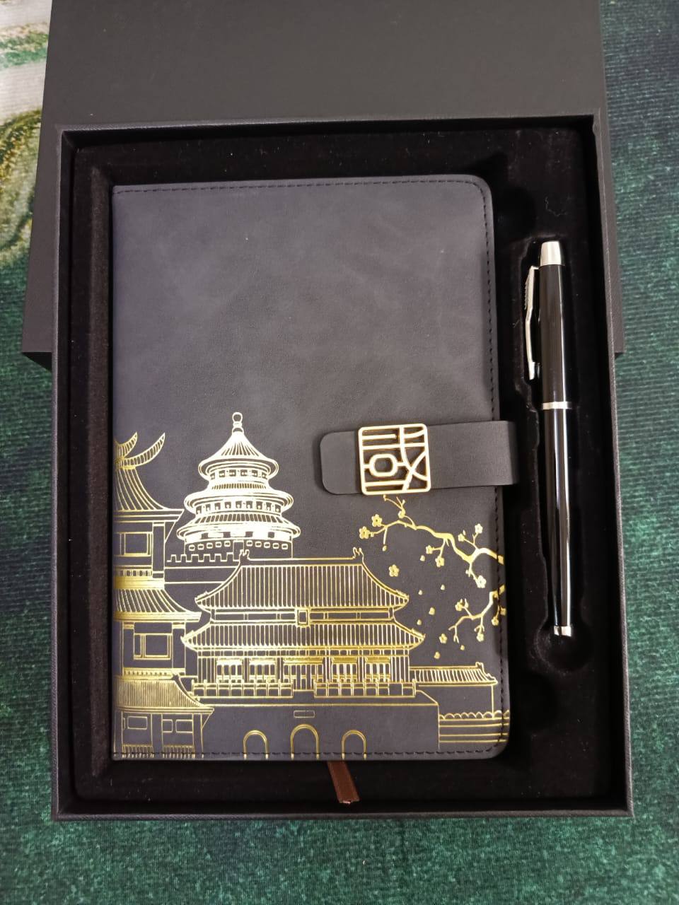 Make a Bold Statement with Executive Notebook Gift Sets