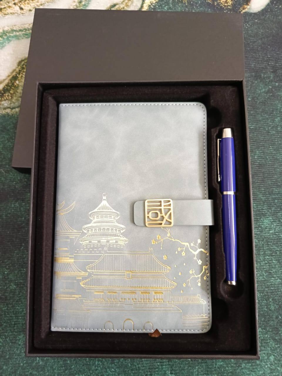 Make a Bold Statement with Executive Notebook Gift Sets