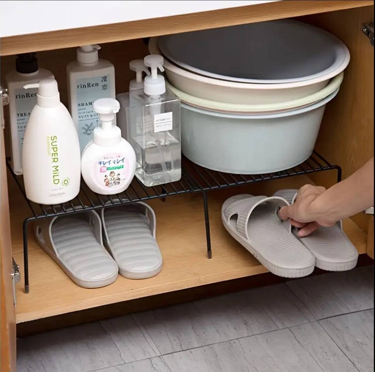 Expandable shelf raiser