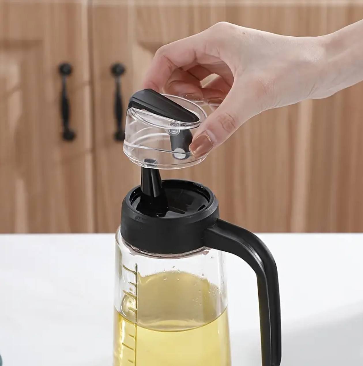 Non slip Oil / vinegar Dispenser