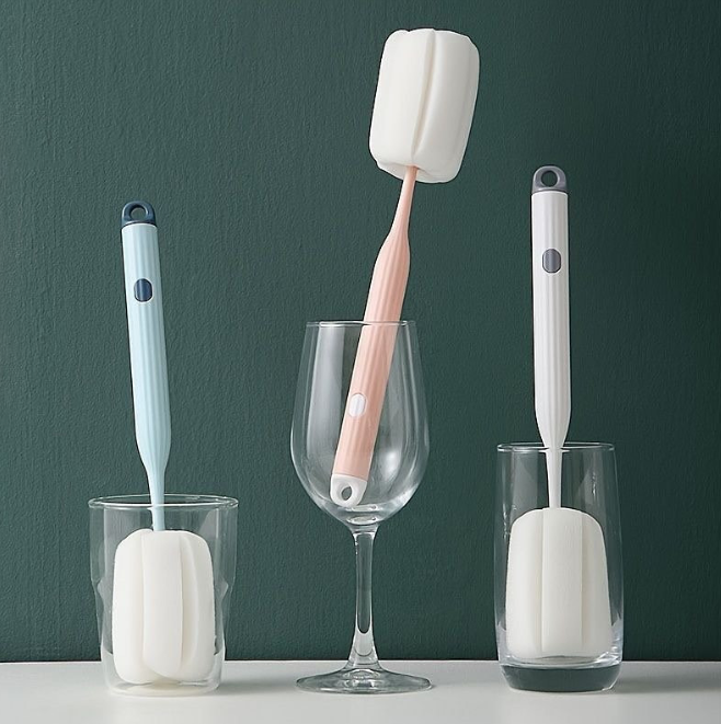 Removable sponge brush