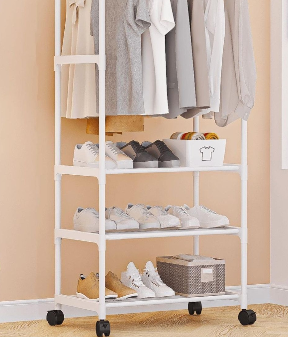 Rolling garment rack