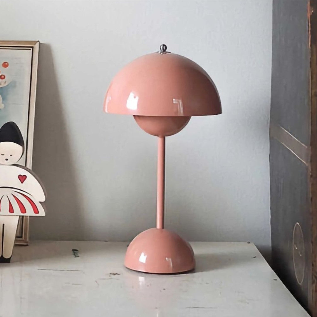 Rechargeable table lamp