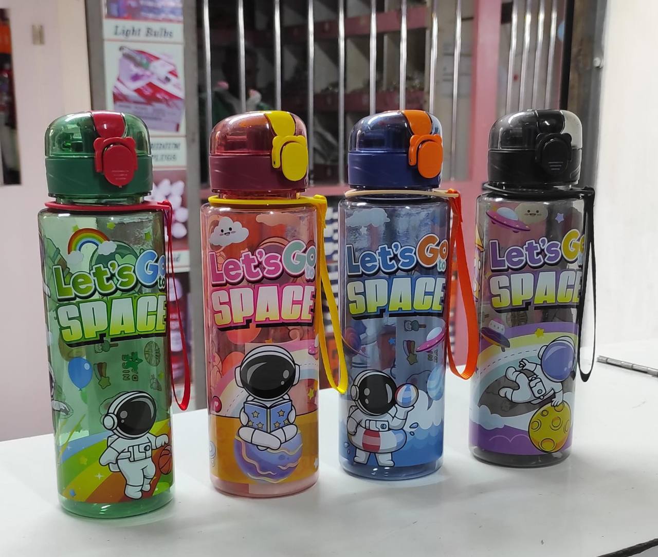 700ml kids space water,
