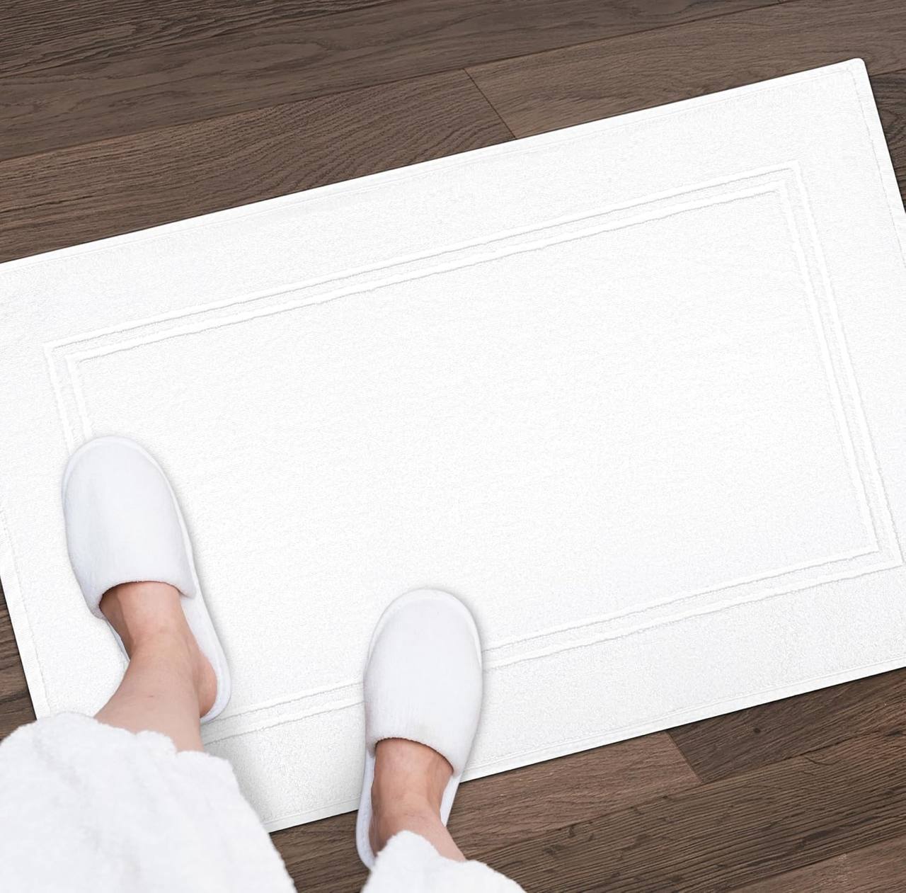 WHITE BATH MATS