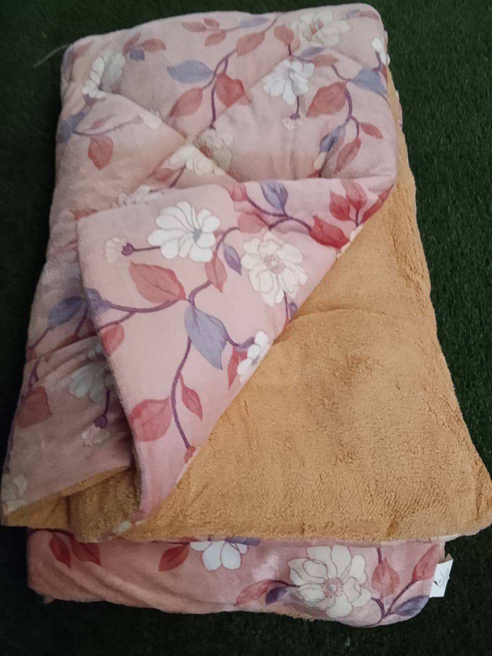 Single warm woolen duvet