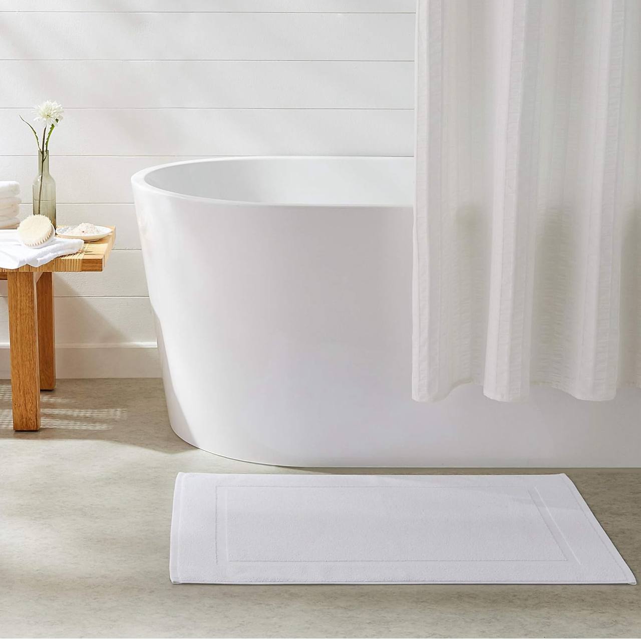 WHITE BATH MATS