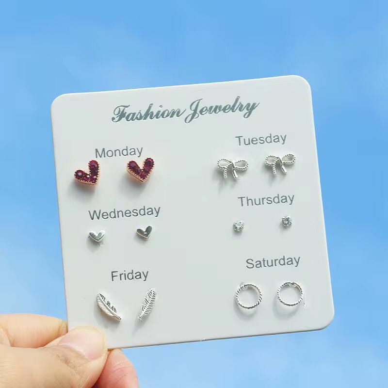 *Fashion Heart Stud Earings