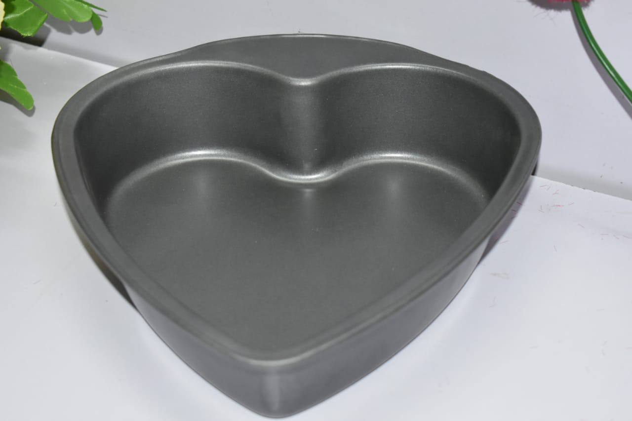 LOVE /HEART baking tin