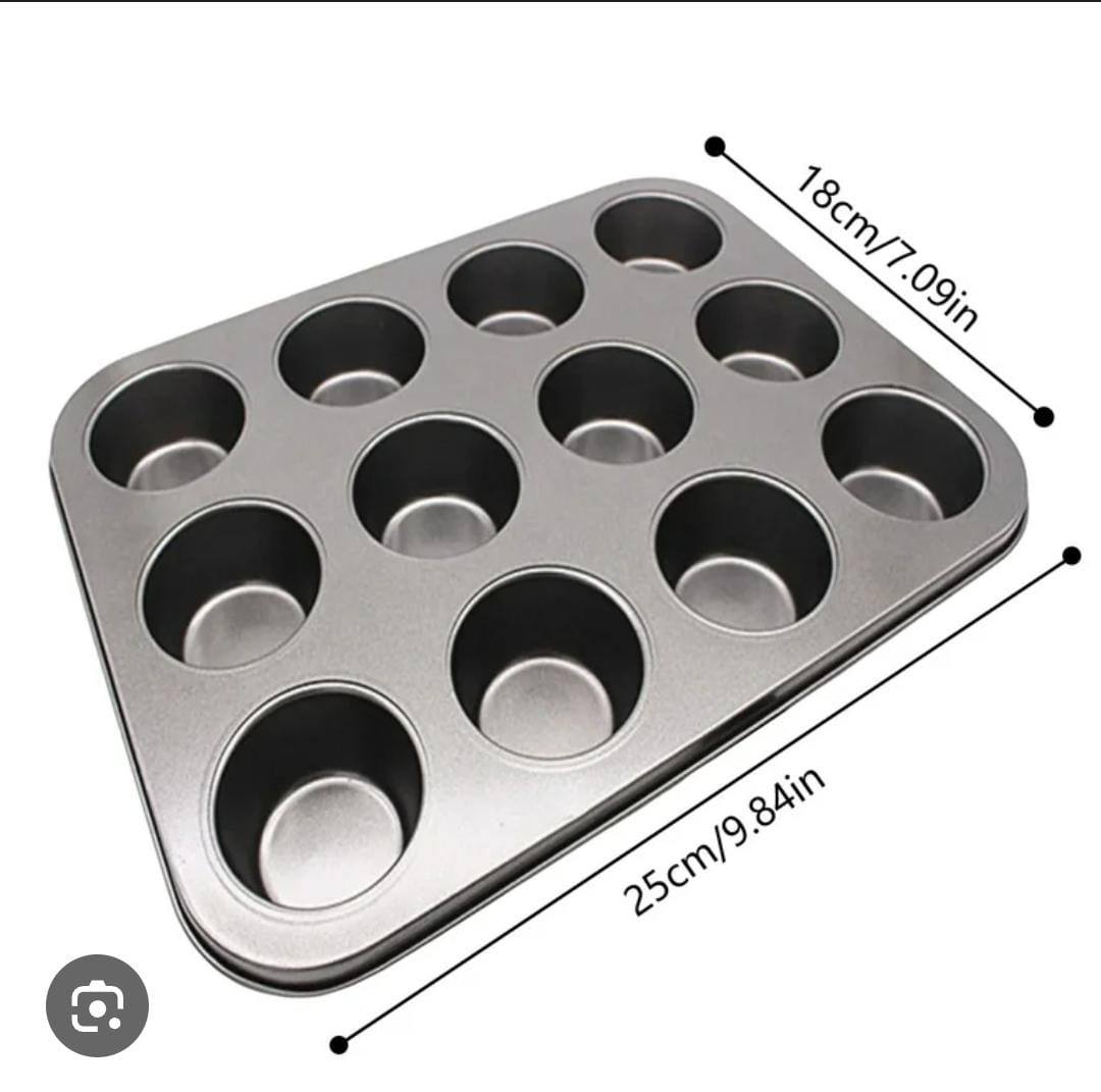 Nonstick 12 hole cupcake baking tin