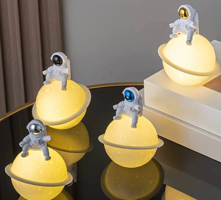 Astronaut Bedside Lamp / Desktop Decor.