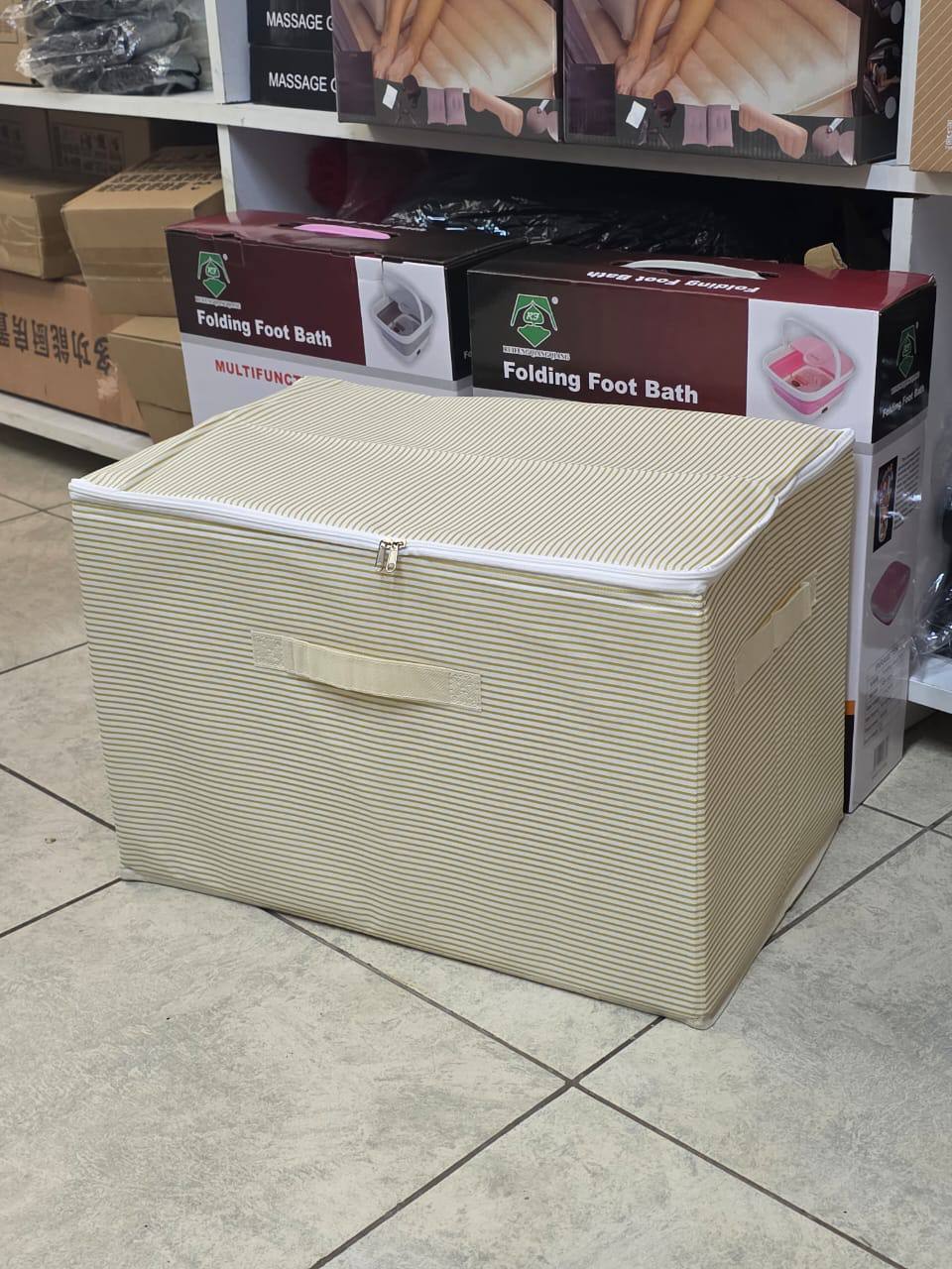 Large capacity collapsible zipper storage box