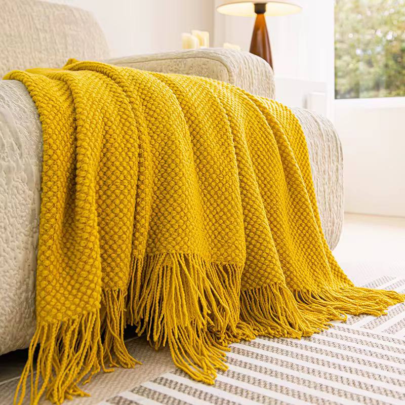 Knitted throw blanket