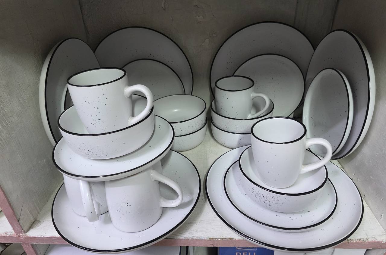 24pcs Reactive Glazed Ceramic Dinneer set.