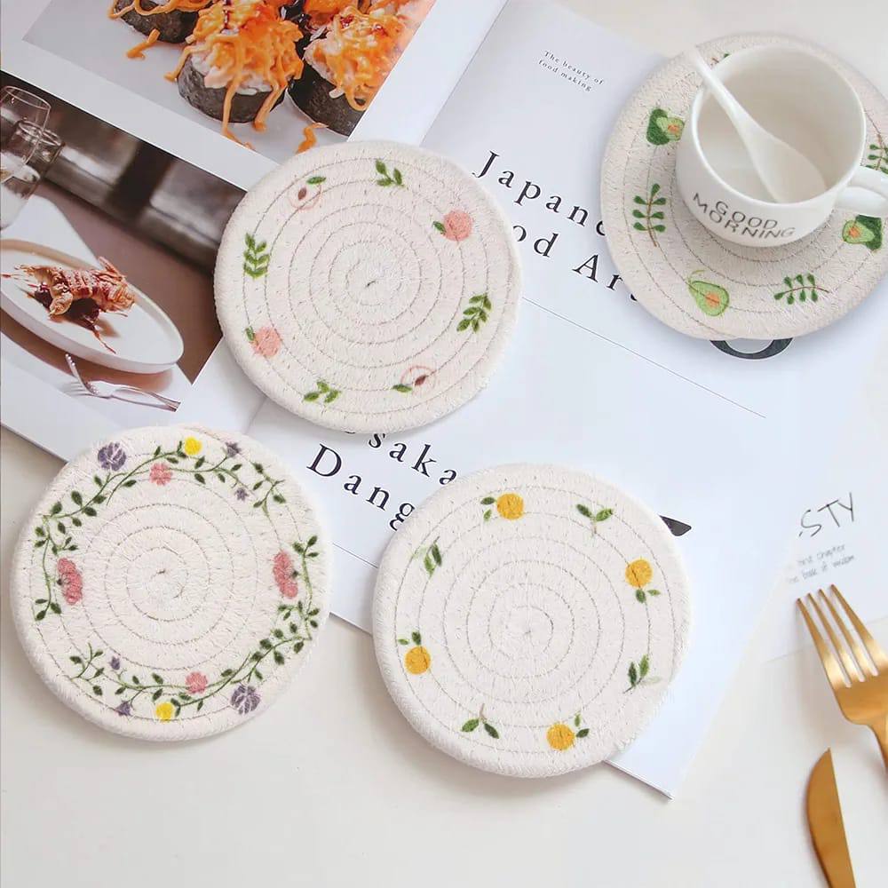 Woven place mats
2pcs