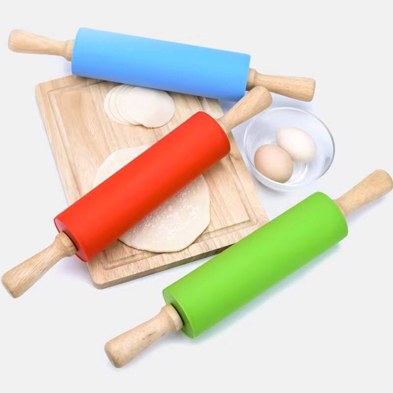 Dough maker/rolling pin