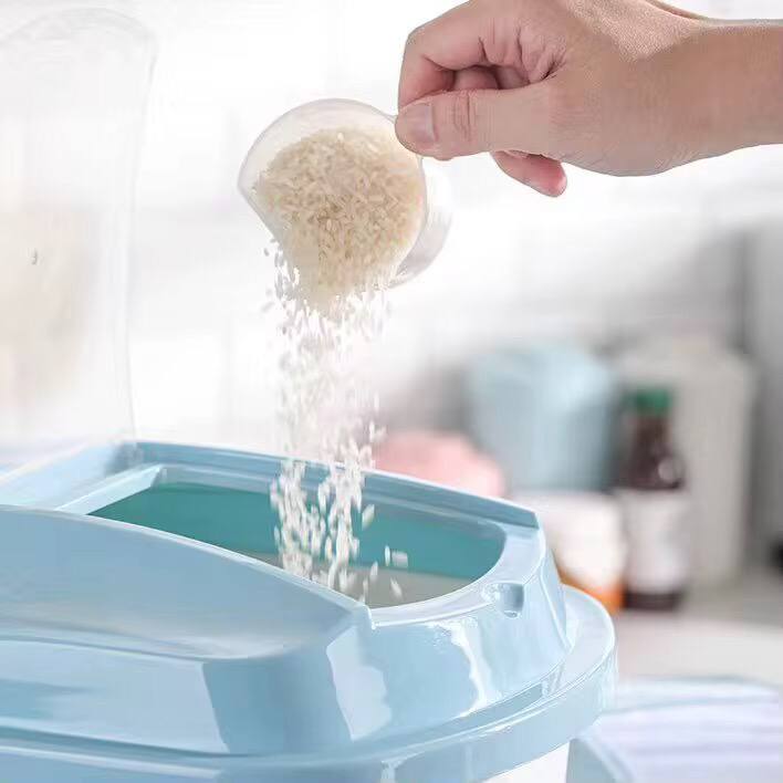 Plastic rice bucket