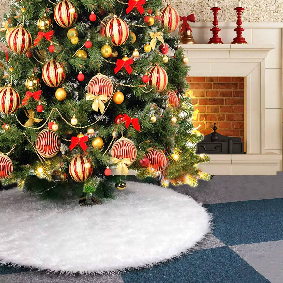 Christmas tree skirt available in size 90*90cms