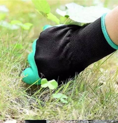 Gardening gloves with claws