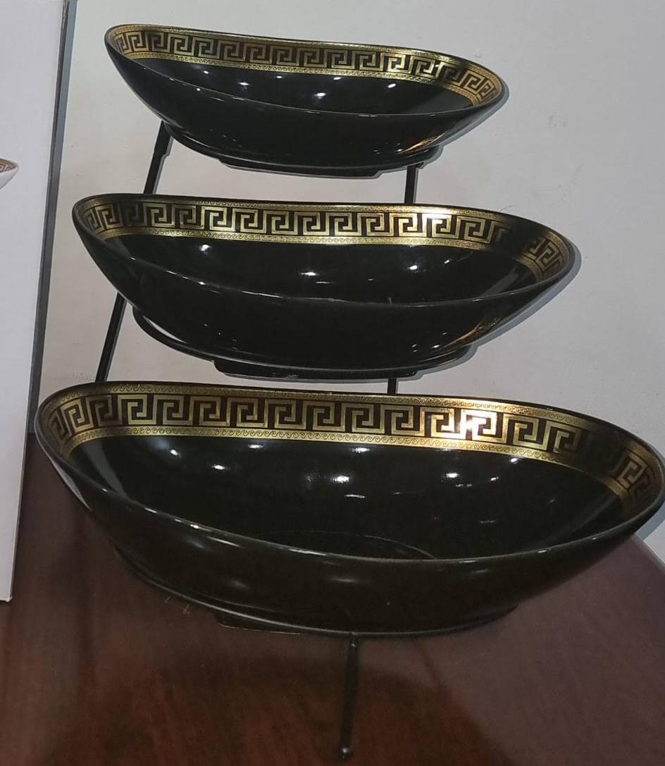 JD8302-Y482 set of 3 ceramic fruit plates on black metal rack