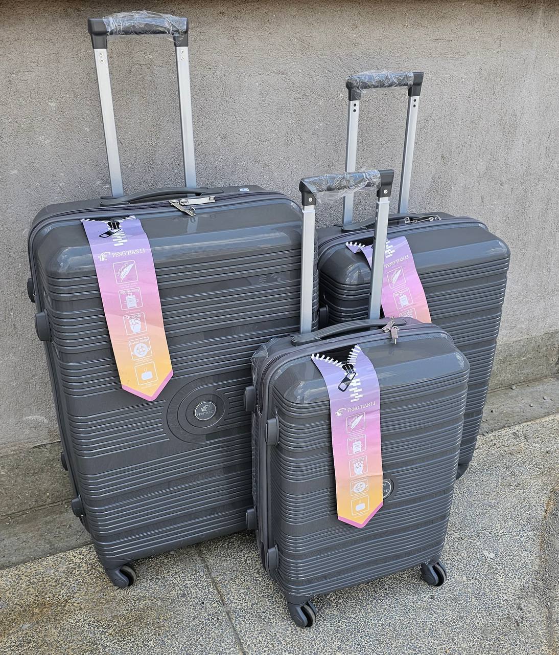 3 in 1 Luxurious Unbreakable Pp Suitcase