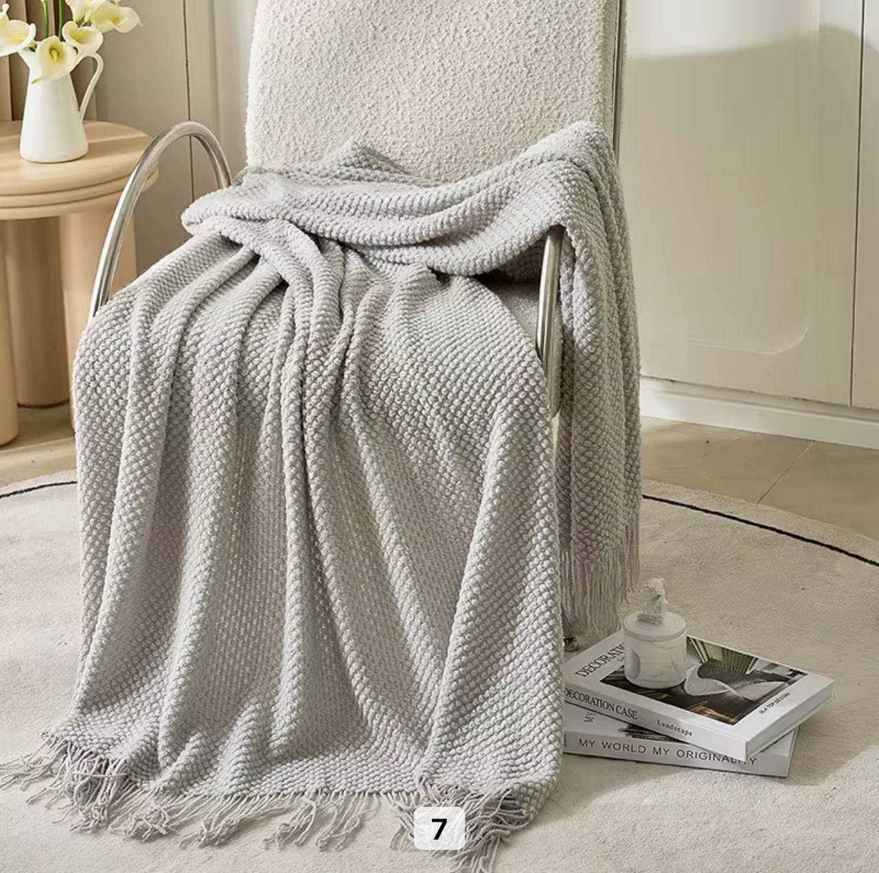 Knitted throw blanket
