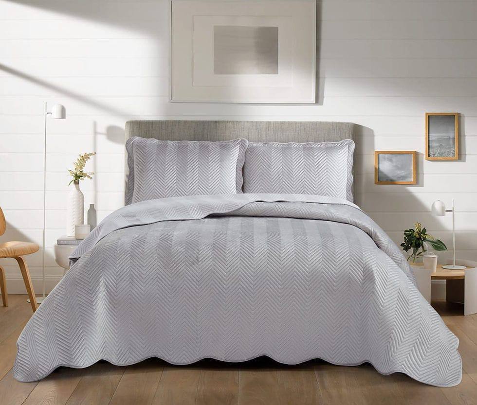 Soft velvet bedcovers
With 2 pillow cases