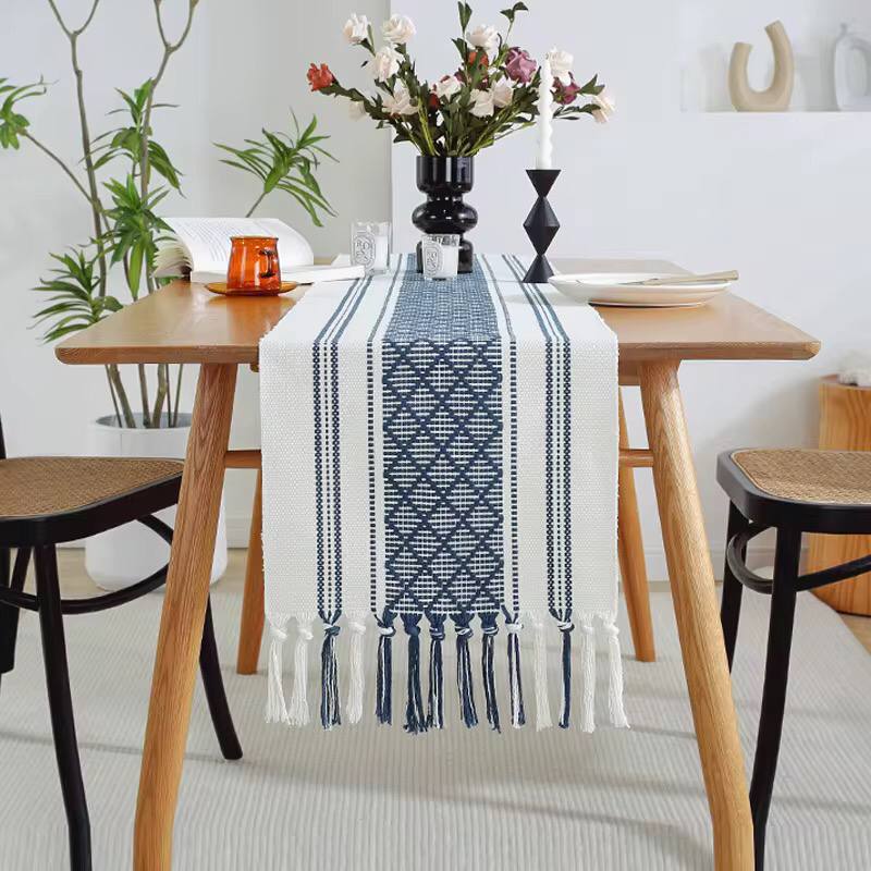 Braided woven textured table runner with tassels + 6pcs mats