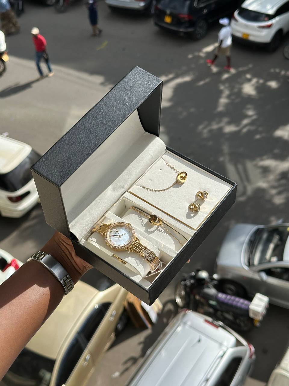 Ladies gold gift set