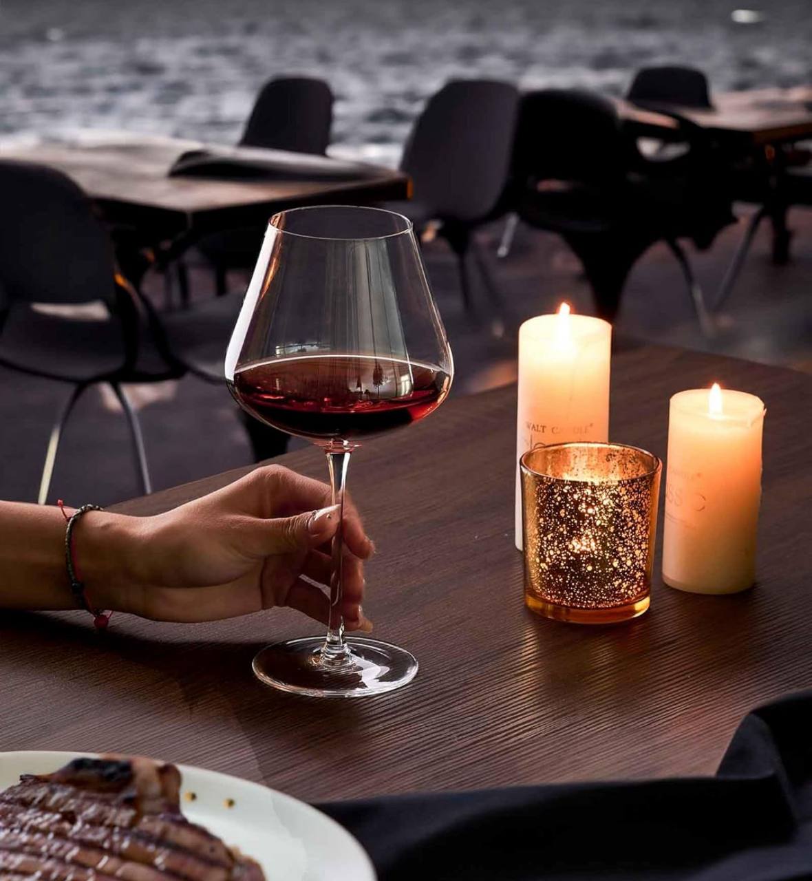 Bulb Wine Glass Medium