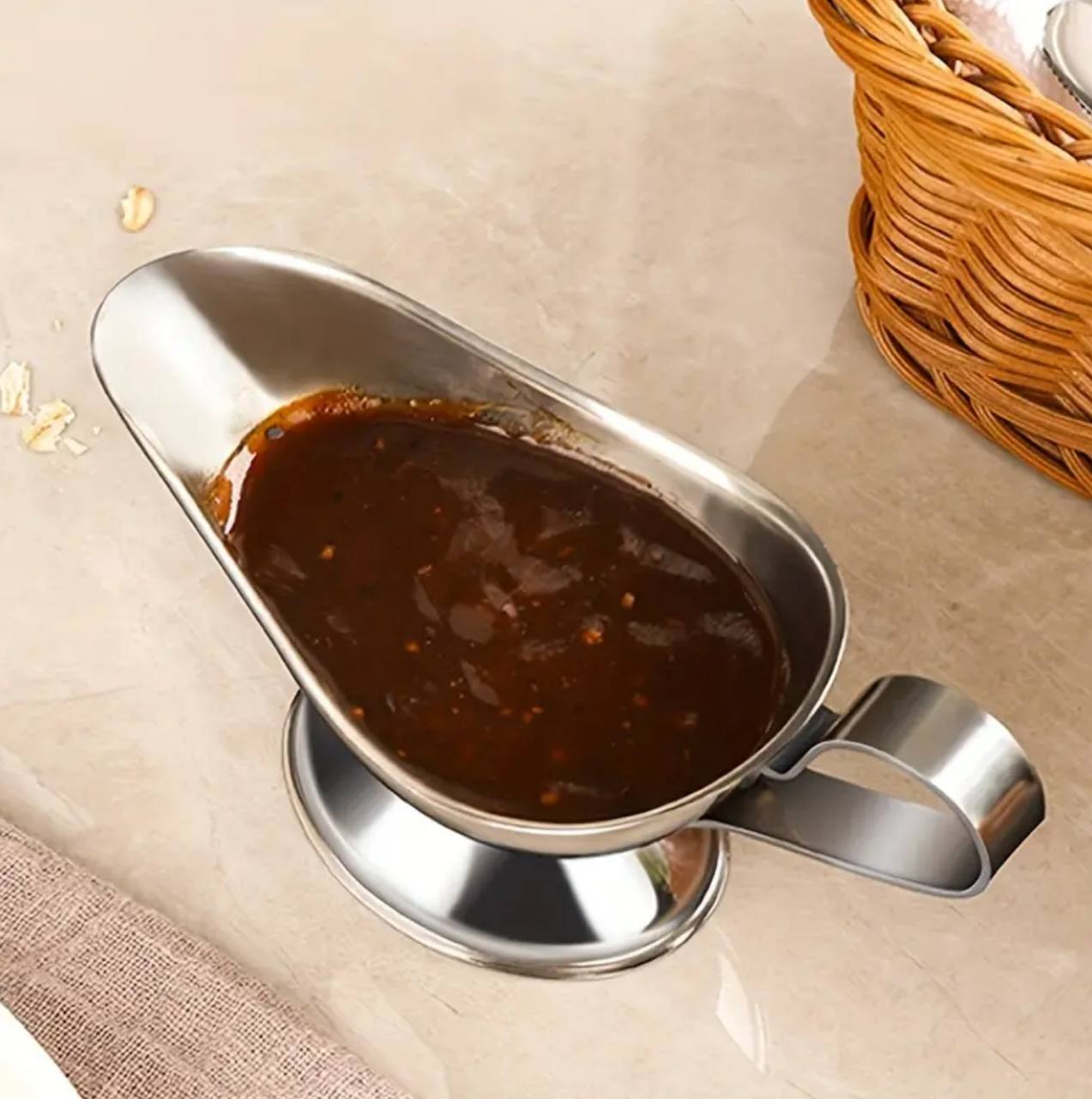 Sauce and gravies serving boat