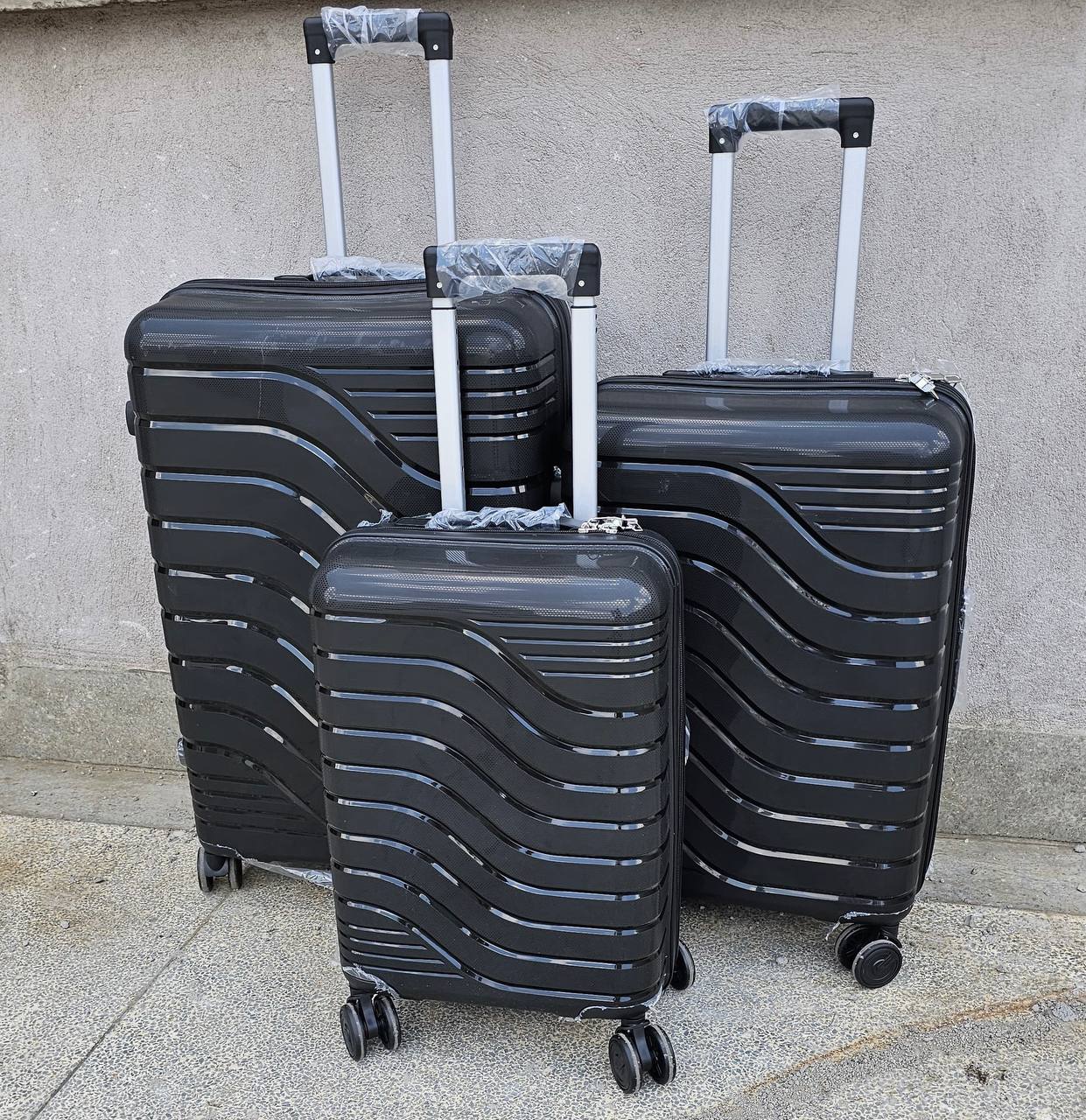 3 in 1 Luxurious Unbreakable Pp Suitcase