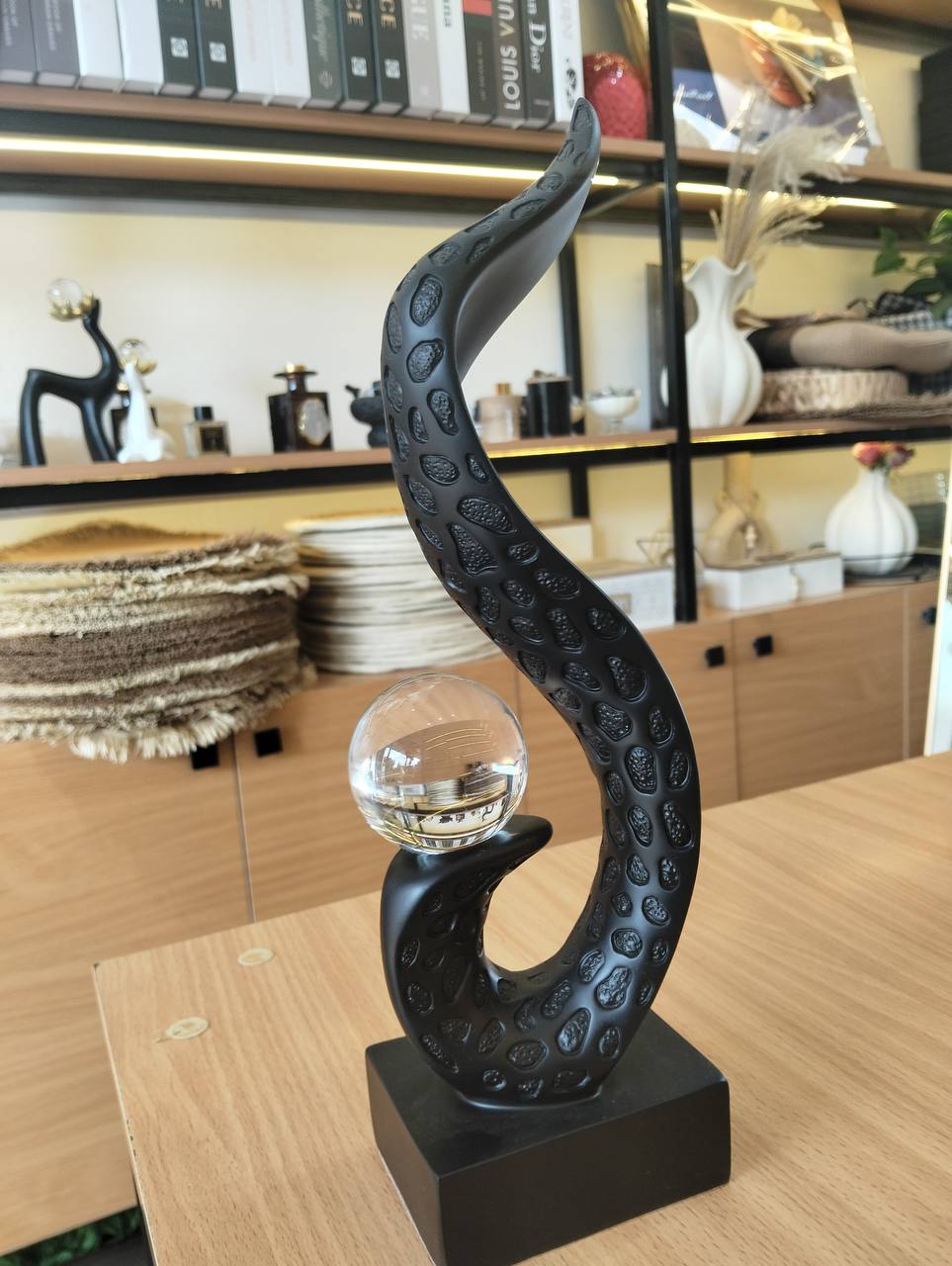 Office/home figure/ Modeling Resin Table Ornaments