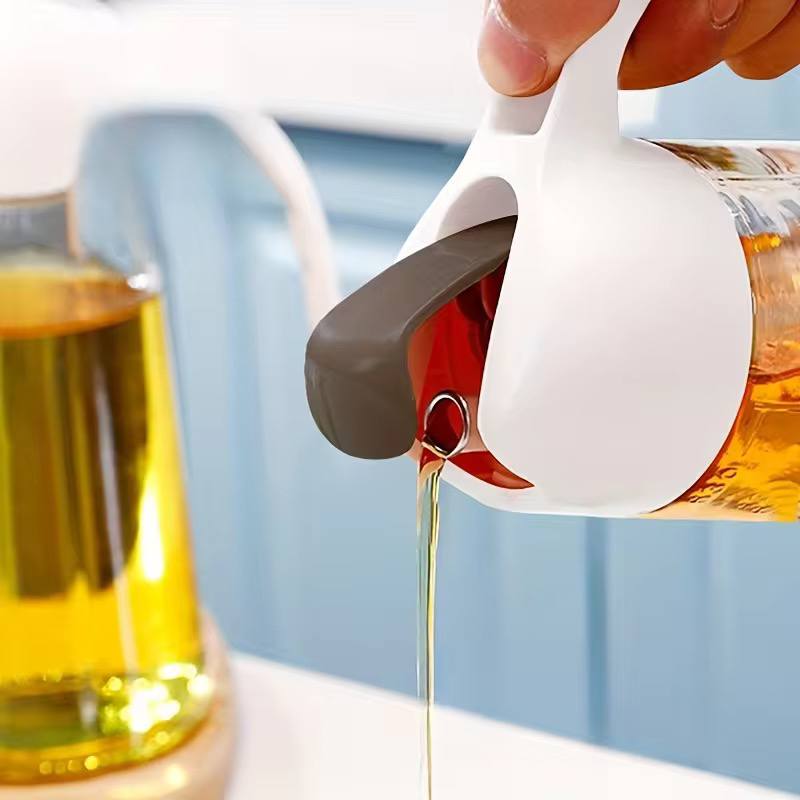 Oil can