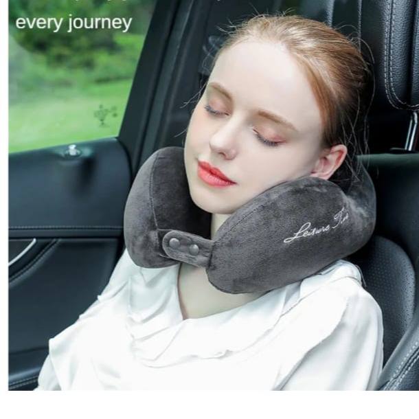 Travel neck pillow