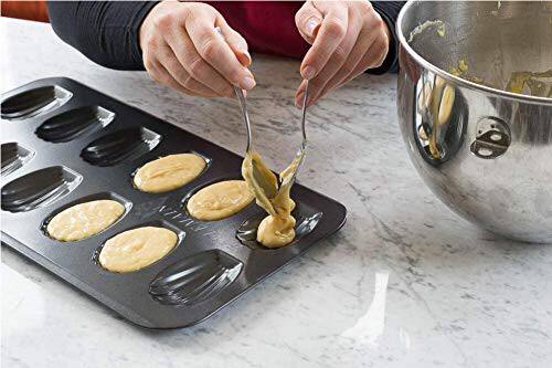 High Quality 12 slots nonstick Cookie madeleines baking tin