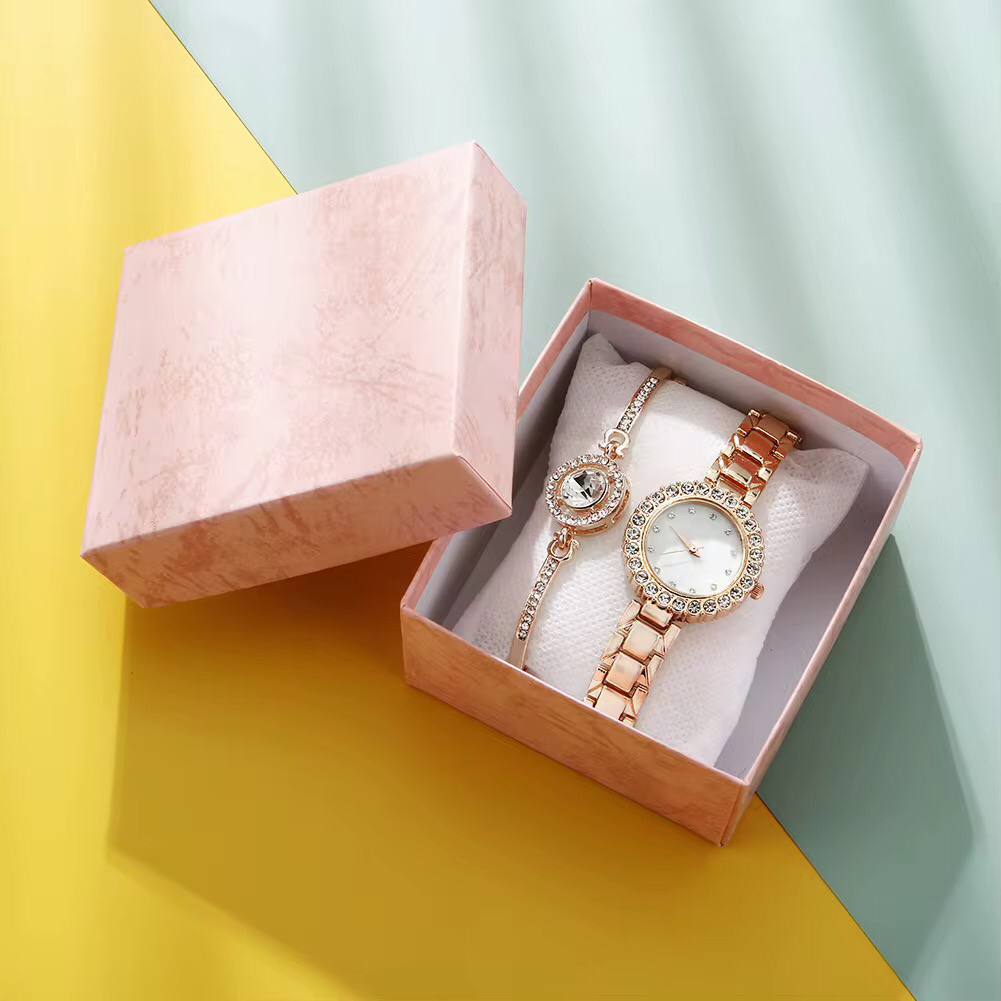 Classy Ladies watch+ Bracelet set