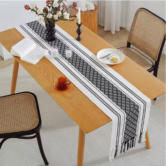 Braided woven textured table runner with tassels + 6pcs mats