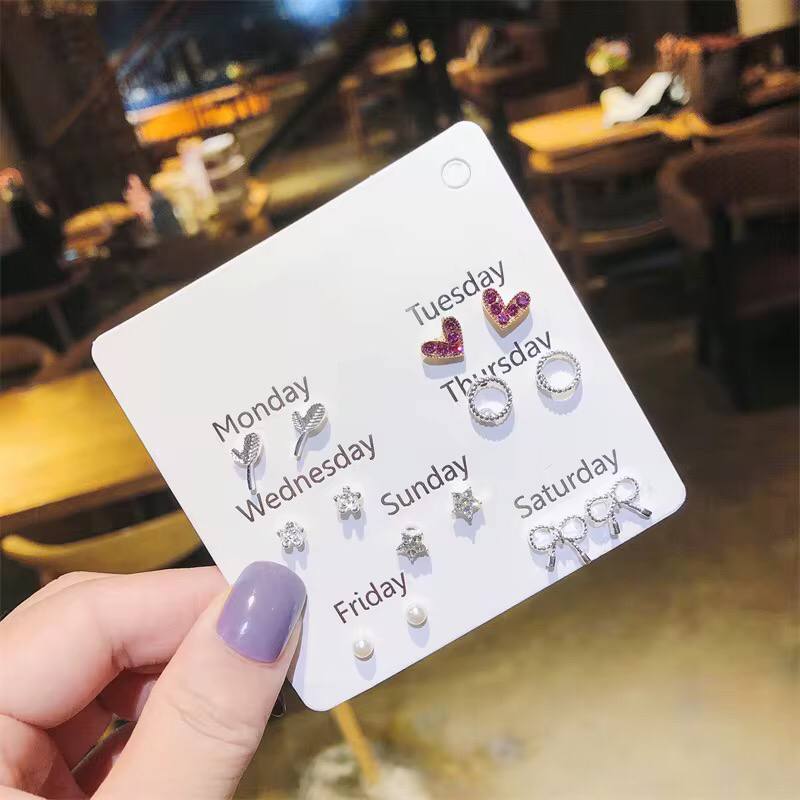 *Fashion Heart Stud Earings