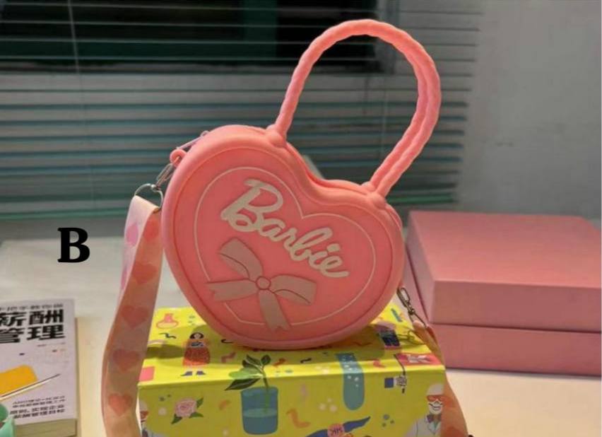 *Barbie love shaped silicone bag