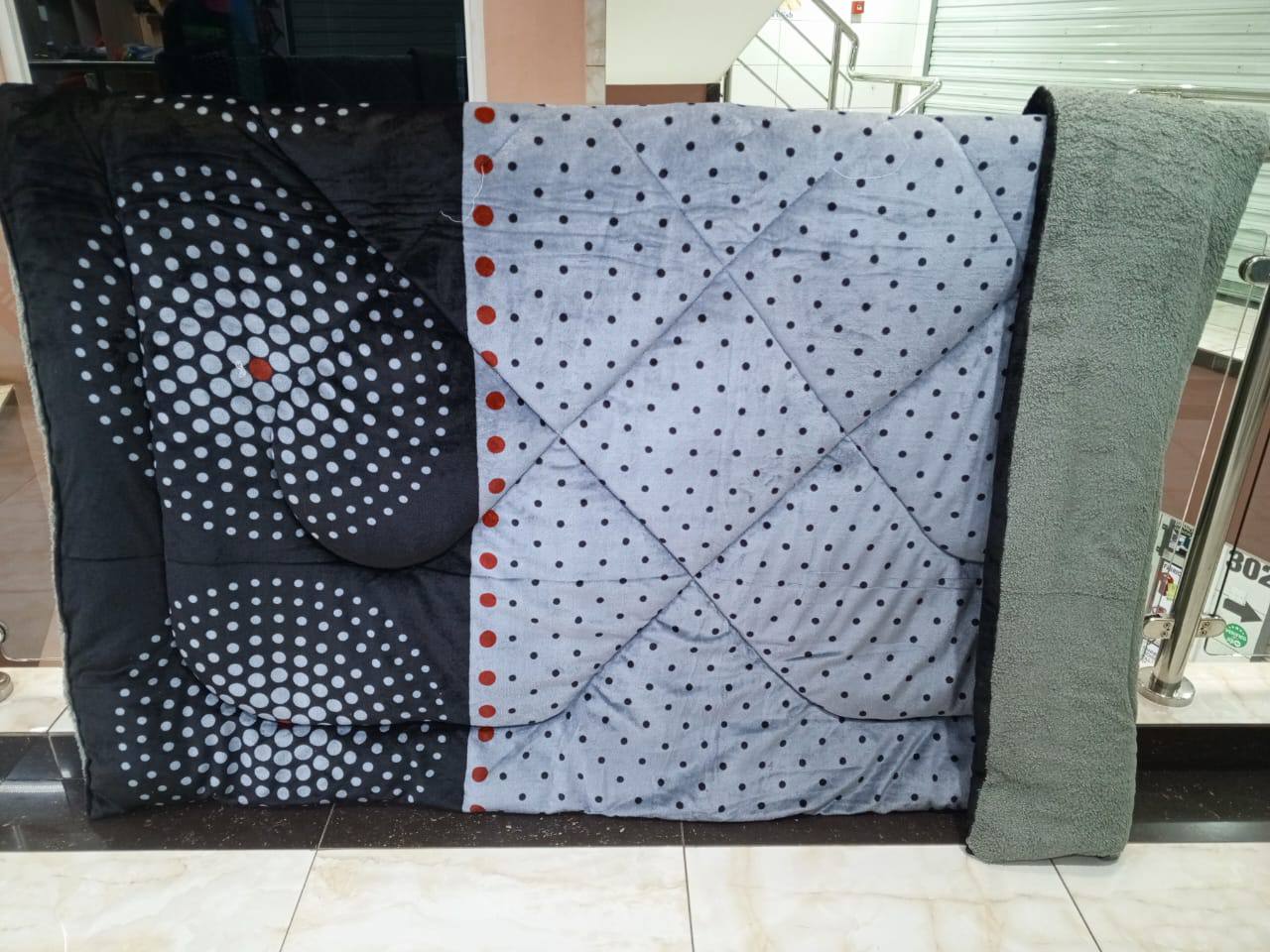 Single woolen duvets